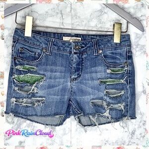 Refuge Distressed Y2K Medium Wash Cutoff Denim Shorts JRS 3